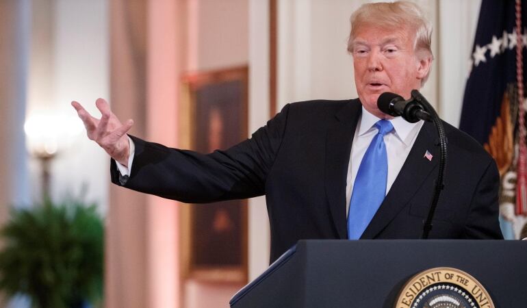 El presidente estadounidense, Donald Trump, aseguró que el Partido Republicano "desafió a la historia al ampliar su mayoría en el Senado" en las elecciones legislativas, y definió los comicios de este martes como una jornada "increíble" para sus correligionarios a pesar de que perdieron la Cámara Baja. 