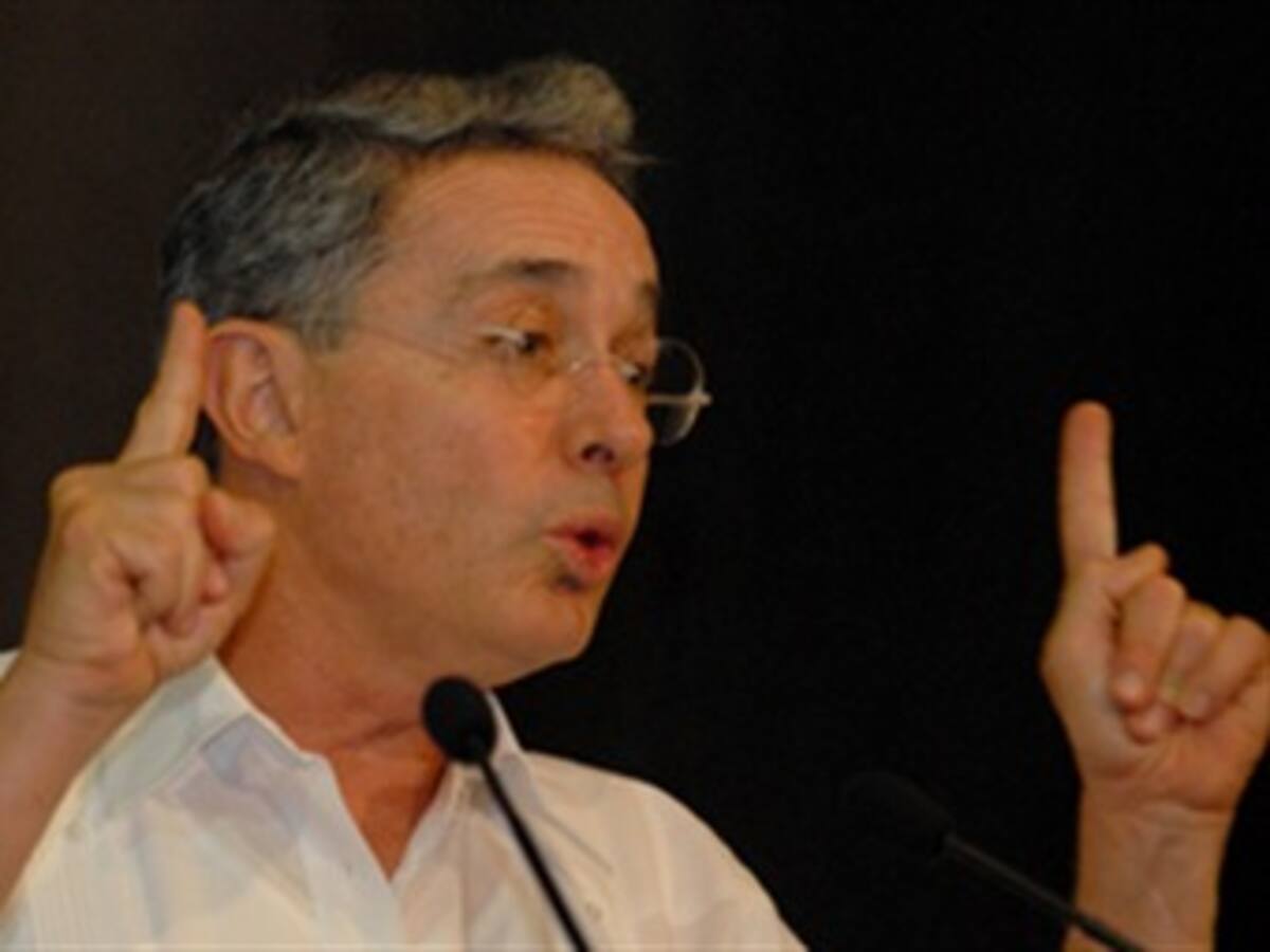 Uribe pide procesar por secuestro a quienes retuvieron al rector de la U. Nacional