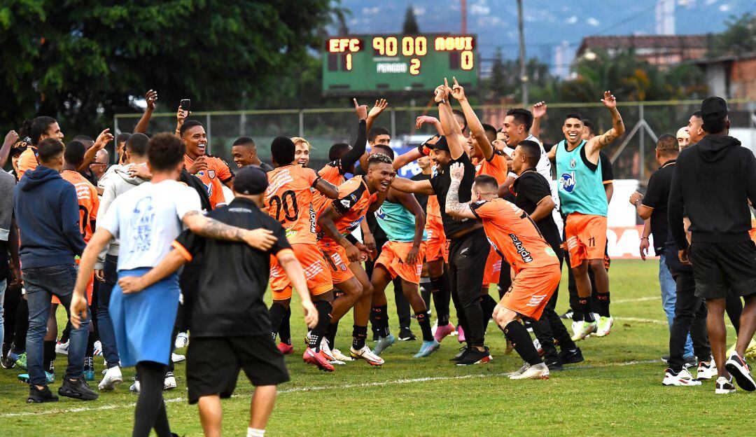 Envigado celebra su clasificación a los ocho