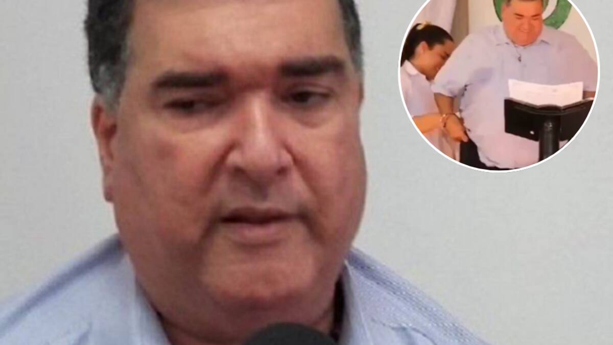 Sin pantalón quedó un alcalde del Atlántico durante un evento