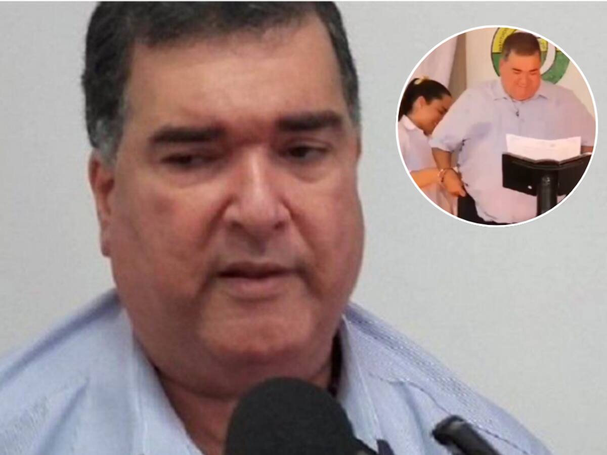 Sin pantalón quedó un alcalde del Atlántico durante un evento