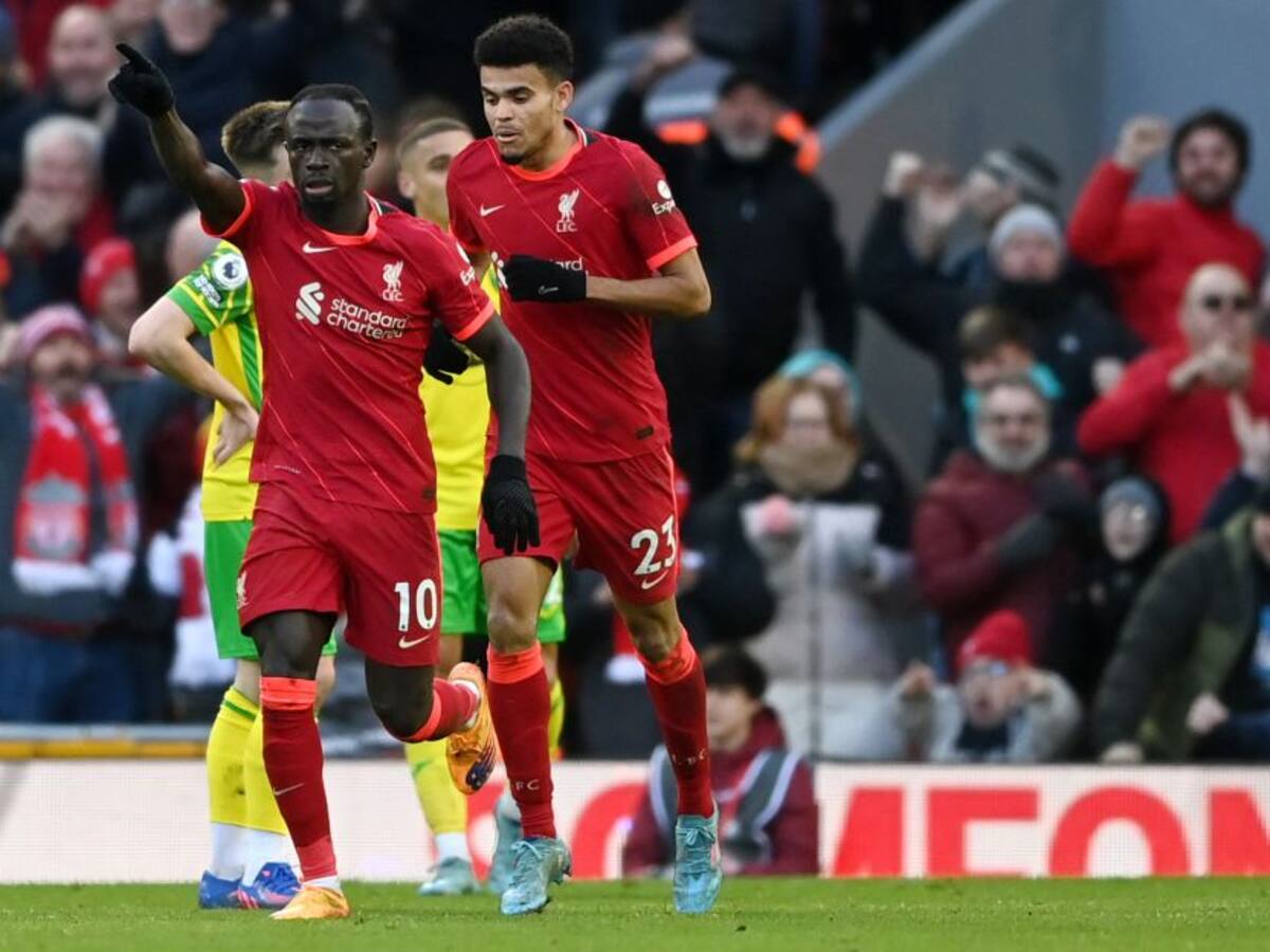Jamie Carragher: "Díaz es el primero que pone bajo presión a Mané"