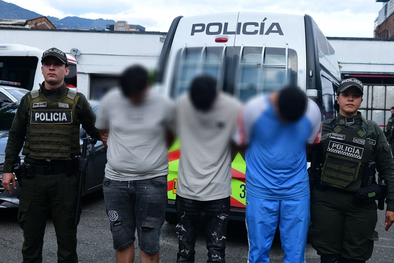 Capturados en Medellín, presuntos fleteros tras el robo de más de $9 millones. Foto: Cortesía MEVAL