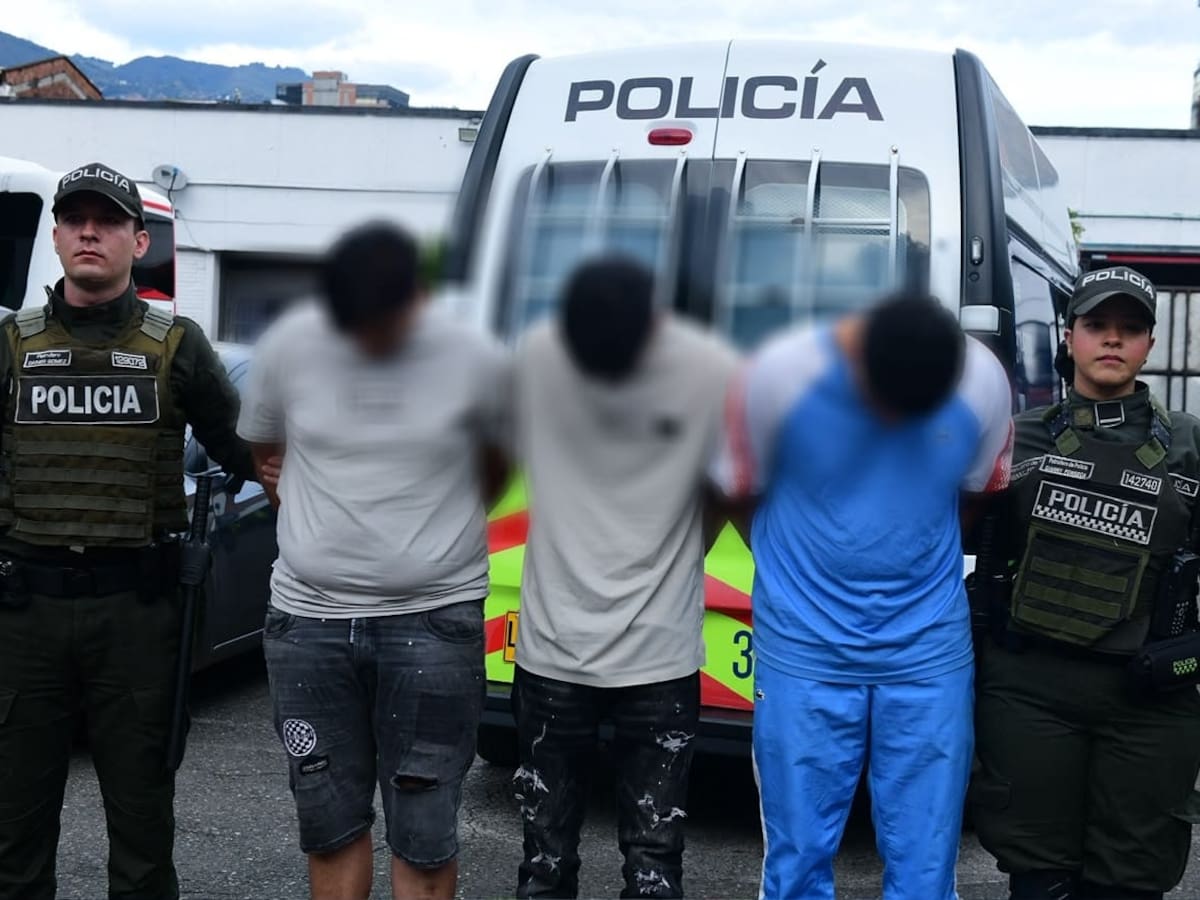 Recuperan más de $9 millones y capturan a tres hombres tras cometer hurto a ocupantes de un vehículo