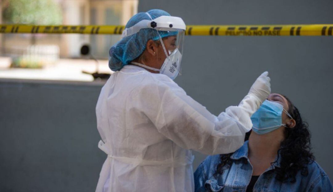 Un muerto y 71 nuevos casos de COVID