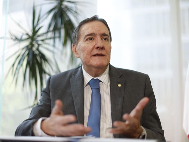 MEX5559. CIUDAD DE MÉXICO (MÉXICO), 05/03/2025.- El director de la Organización Panamericana de la Salud (OPS), Jarbas Barbosa, habla durante una entrevista con EFEeste miércoles, en la Ciudad de México (México). Mantener la colaboración entre los países de América Latina, ante la salida de Estados Unidos de la Organización Mundial de la Salud (OMS), será clave para la seguridad sanitaria no sólo en la región, sino a nivel global, señaló Jarbas Barbosa. EFE/ Sáshenbka Gutiérrez