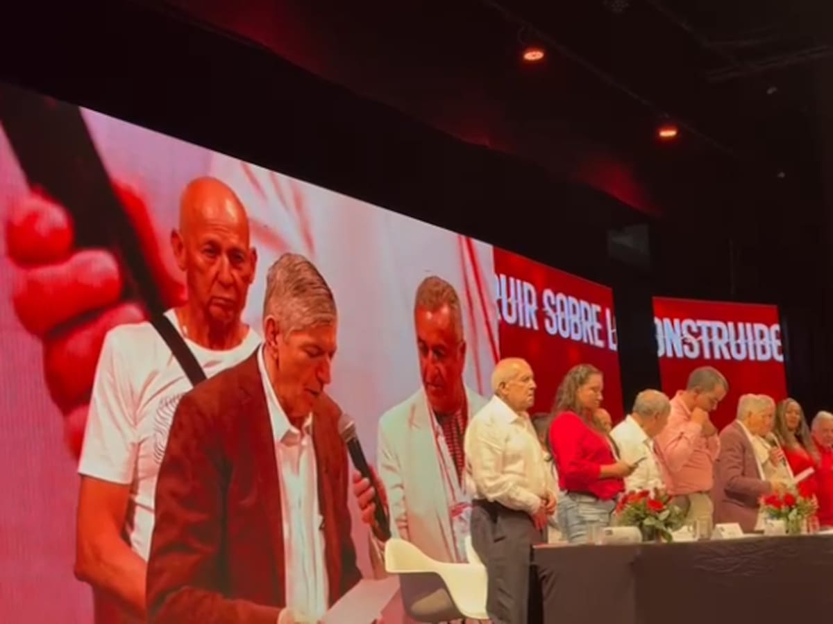 César Gaviria fue reelegido como director del Partido Liberal