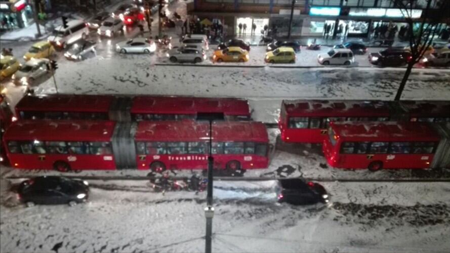Así fue la monumental granizada en Bogotá. Foto: @untalcaballo