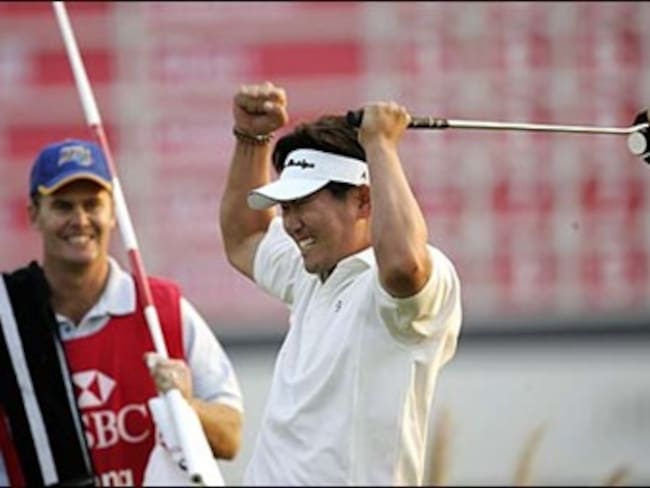 El surcoreano Yang Yong-Eun gana torneo de la PGA. Villegas finaliza 51