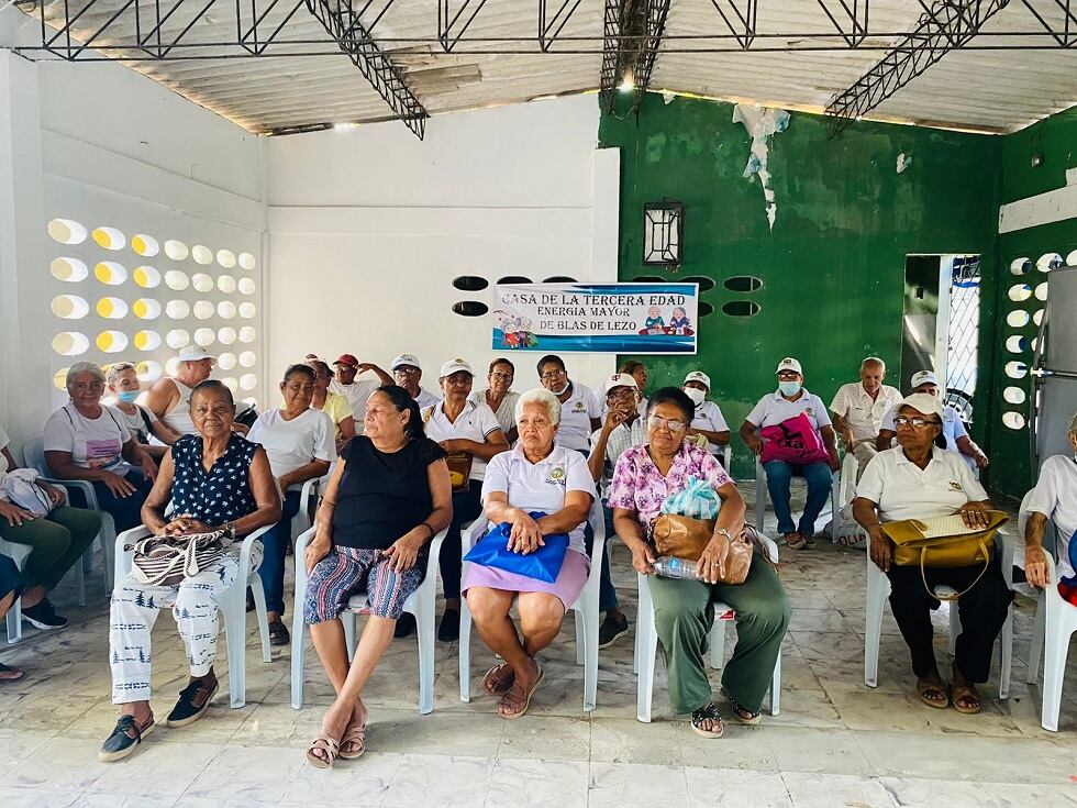 Grupo adulto mayor barrio Blas de Lezo