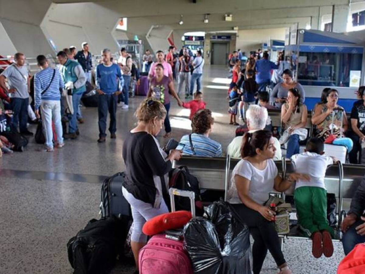 Por desbloqueo de vías, terminal de transporte despachó buses hacia el sur del país