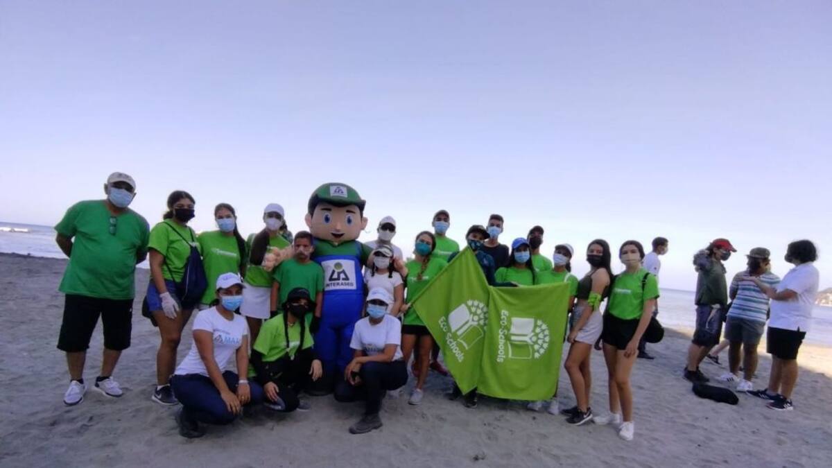 Interaseo acompañó jornada de limpieza de playas en Los Cocos