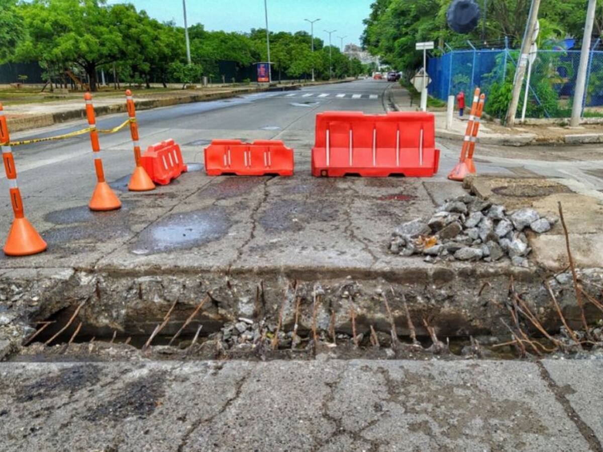 Inició reparación en un tramo de la avenida del Lago en Cartagena