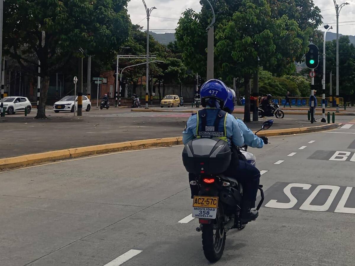 Refuerzan control en corredores de Metroplús y el Tranvía con 60 operativos este año