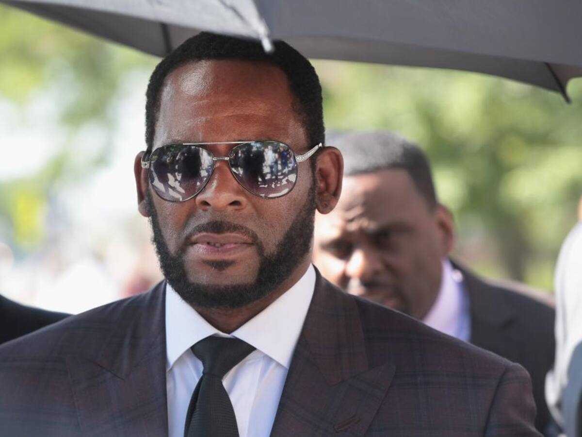 Cantante R. Kelly enfrentaría cadena perpetua por abusos sexuales