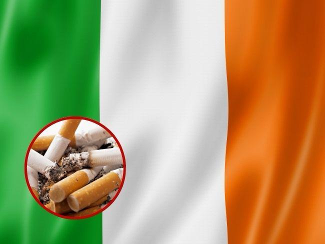Bandera de Irlanda y colillas de Cigarrillo (Imagen de referencia)