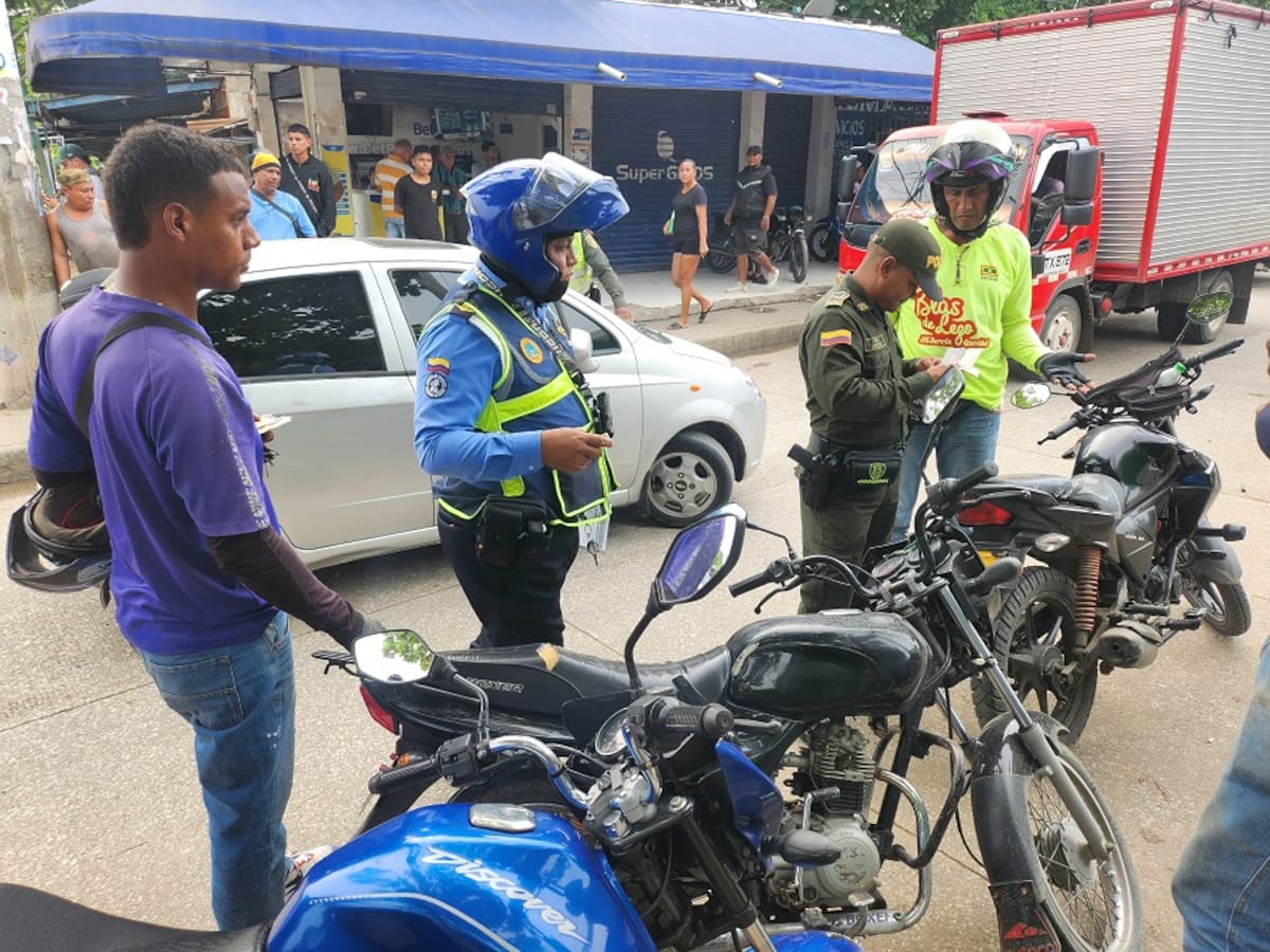 DATT inmovilizó 21 motocicletas y dos taxis en operativo en Villa Estrella y El Pozón