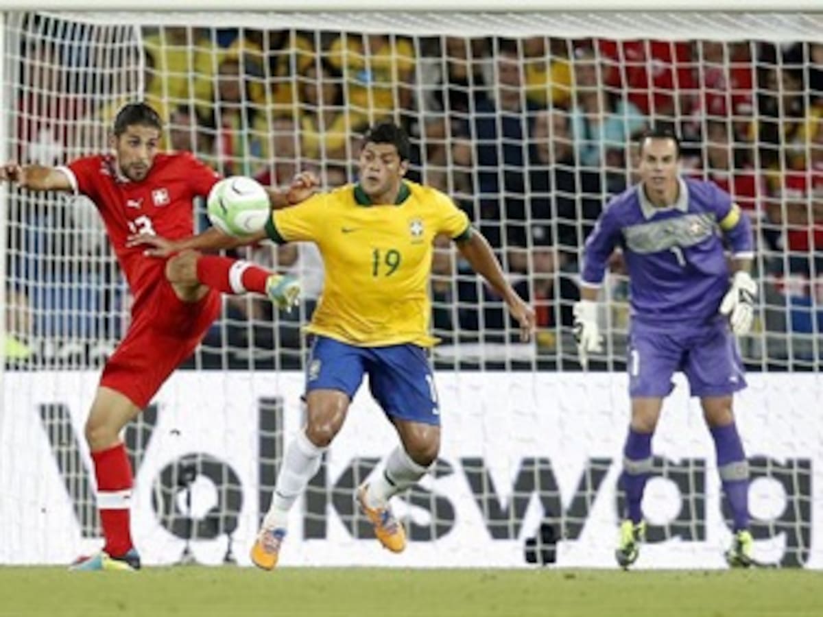 Un autogol de Alves, le dio la victoria a Suiza sobre Brasil