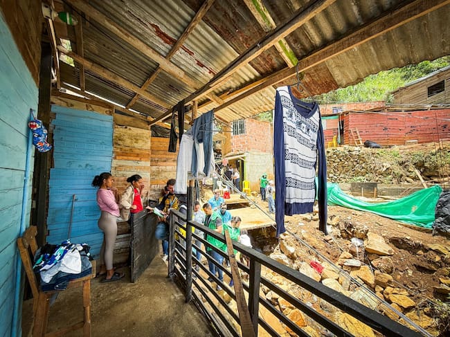 Viviendas en zona de riesgo en Medellín. Foto: Alcaldía.