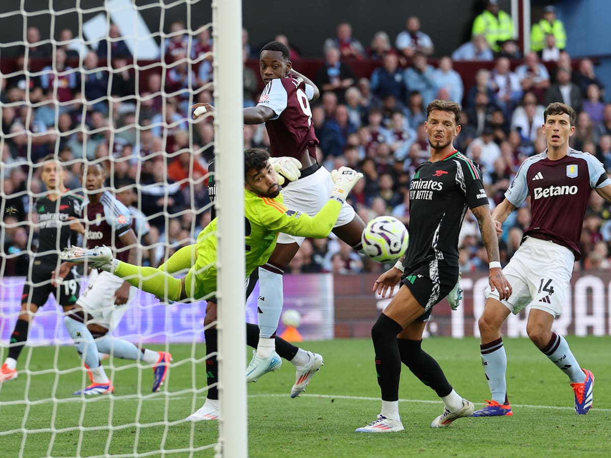 Jhon Jáder Durán no pudo evitar la derrota del Aston Villa ante el Arsenal en la Premier