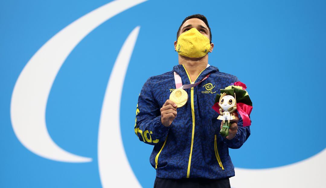 Carlos Daniel Serrano y su medalla de oro en los Paralímpicos de Tokio
