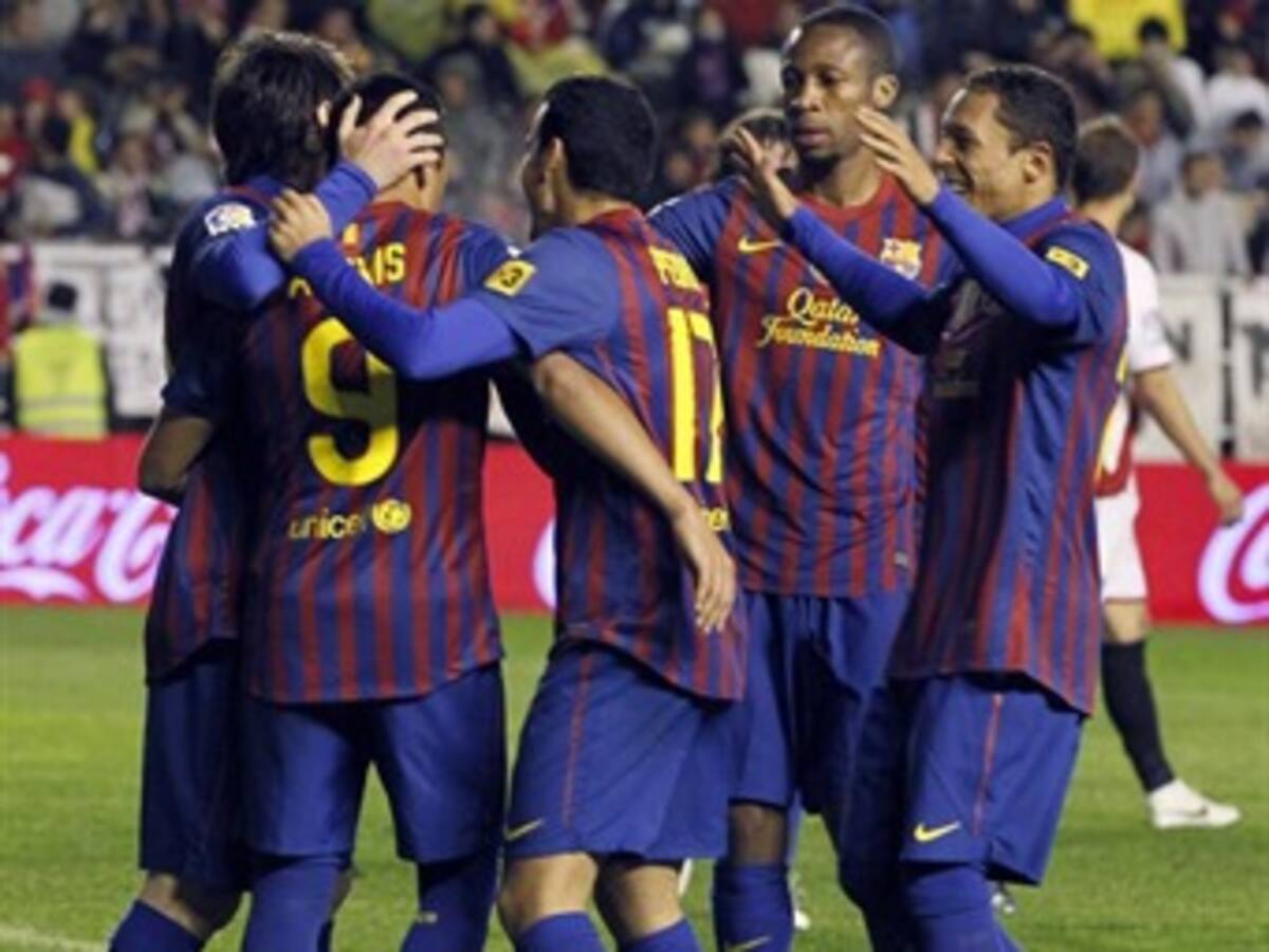 Barcelona goleó al Rayo y evitó la celebración del Real Madrid