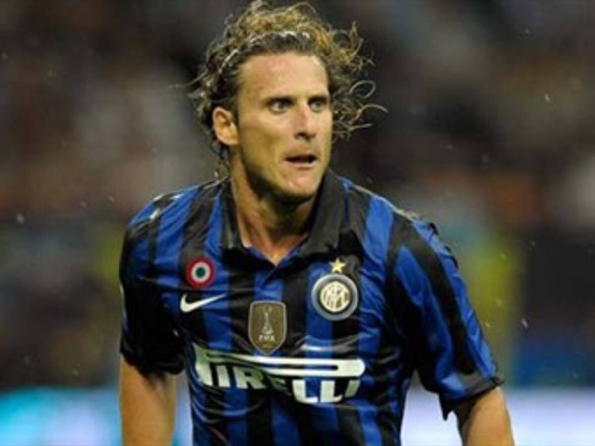Diego Forlán quiere quedarse en el Inter para demostrar lo que vale