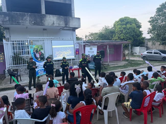 Cine con la comunidad. // Policía de Bolívar
