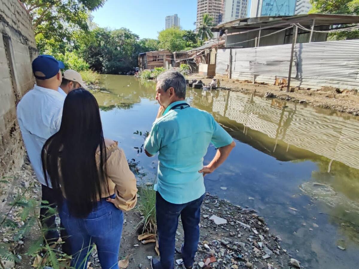 Autoridades realizaron visita técnica a vertimiento de aguas en Manga