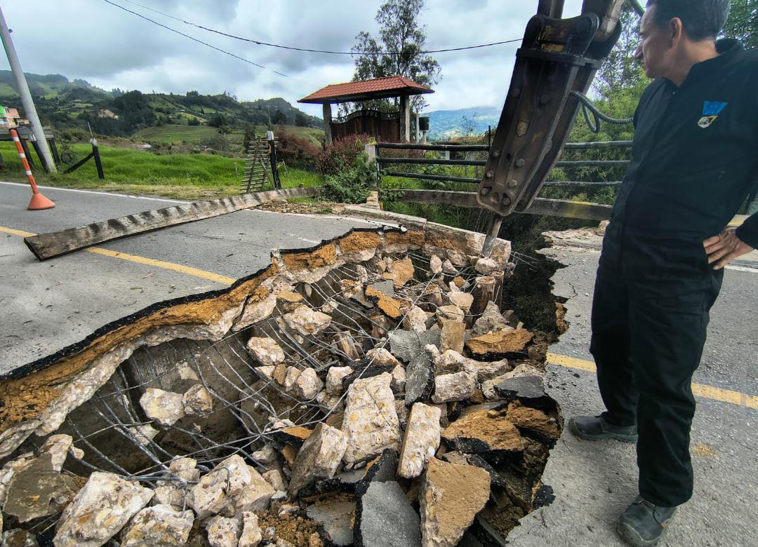 La vía entre Jenesano y Tierranegra permanecerá cerrada por casi dos meses mientras avanzan las obras de rehabilitación del puente / Foto: Alcaldía de Jenesano.
