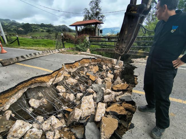 La vía entre Jenesano y Tierranegra permanecerá cerrada por casi dos meses mientras avanzan las obras de rehabilitación del puente / Foto: Alcaldía de Jenesano.