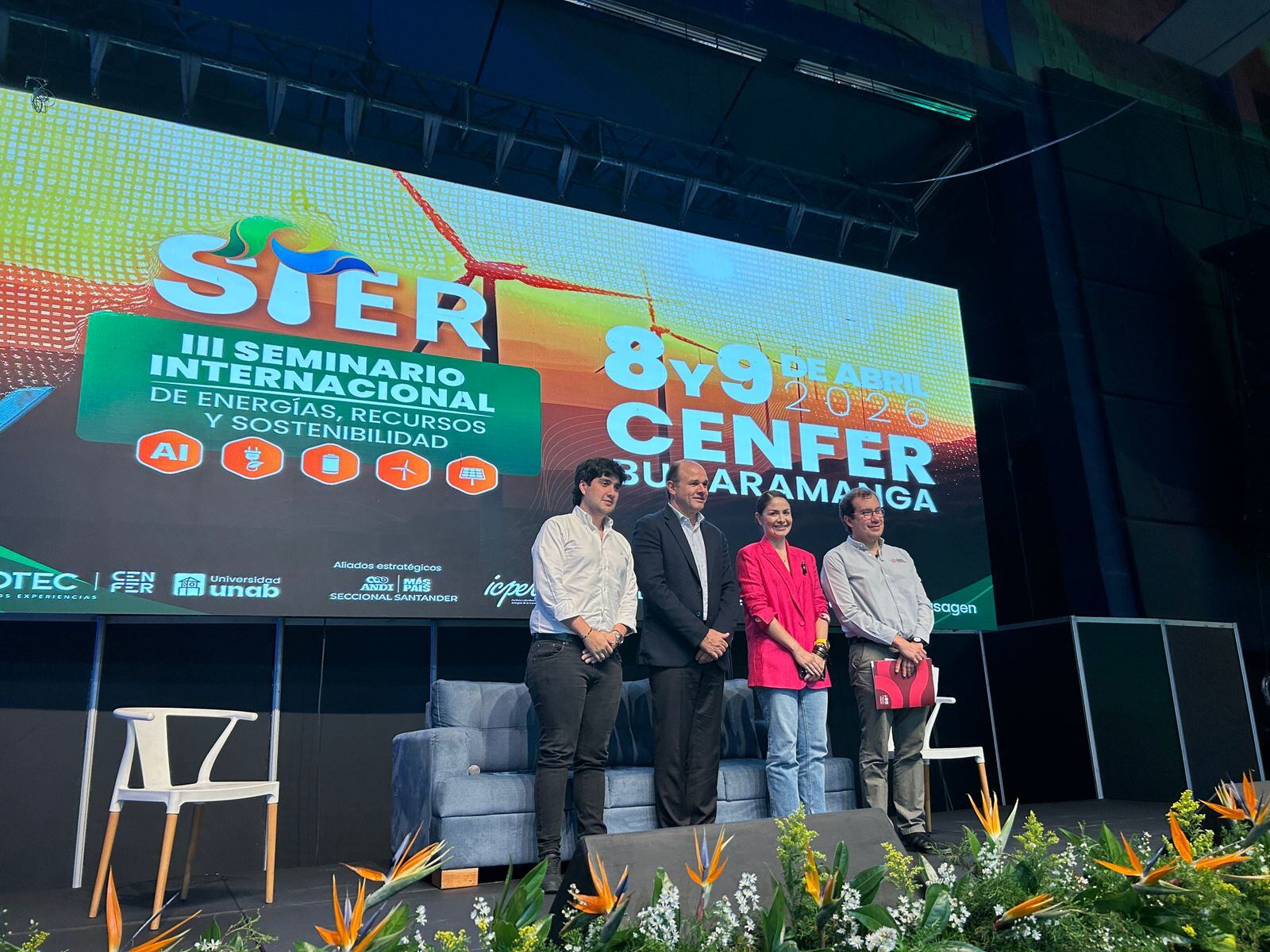 La cámara de comercio de Bucaramanga presentó el cluster de energía. Foto: Caracol Radio.