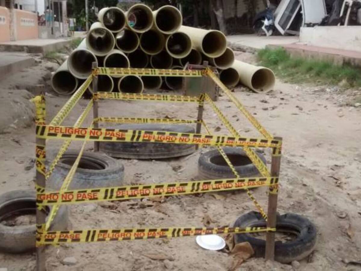 Denuncian abandono de obras de reposición de tuberías en Las Nieves