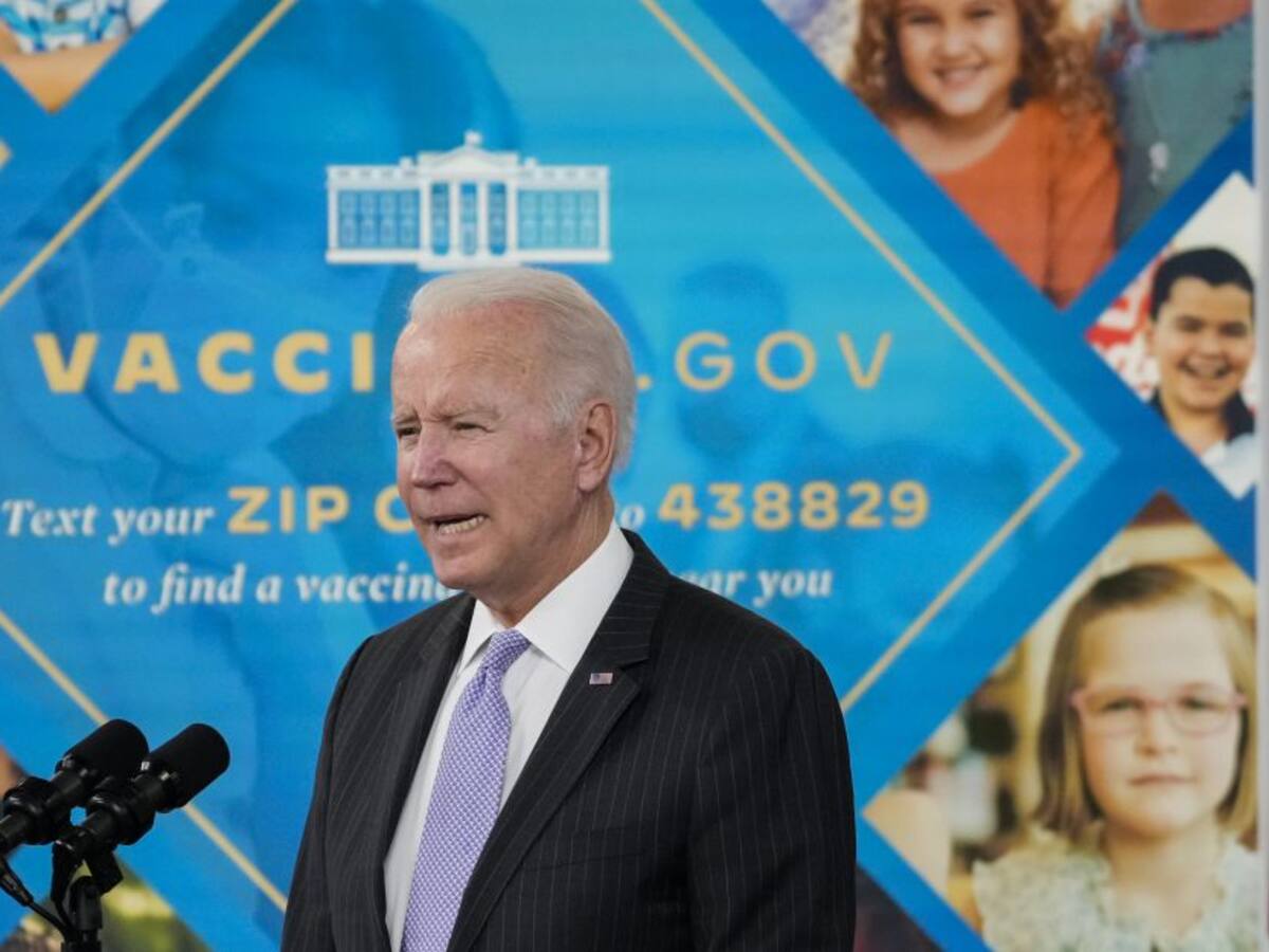 Empleados del sector privado deberán estar vacunados para enero en EE.UU.