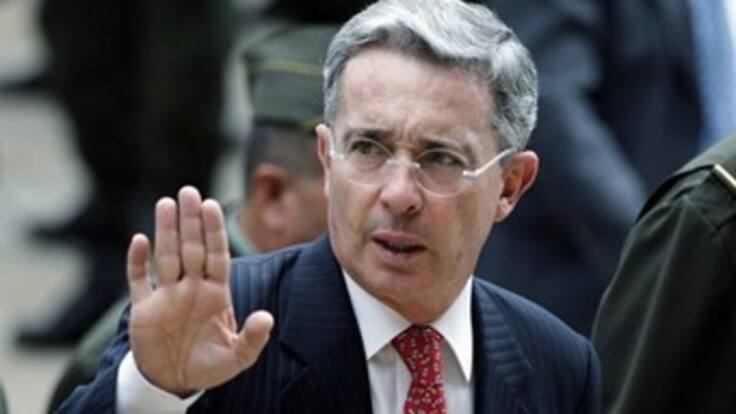 Uribe denuncia que paramilitares y bacrim tienen un plan para asesinarlo