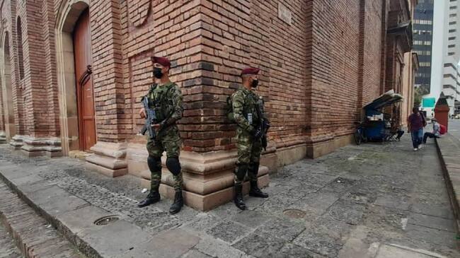 El centro de Cali se encuentra militarizada.