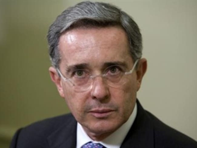Uribe insiste en que Farc recibió pago por liberación de empresarios chinos