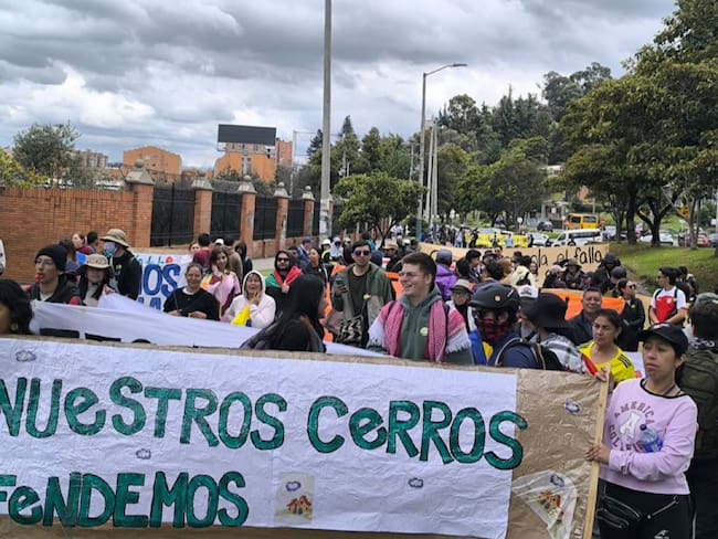 Movilidad en Bogotá HOY 14 de septiembre: Caos en la Autopista Norte con 170 por marchas