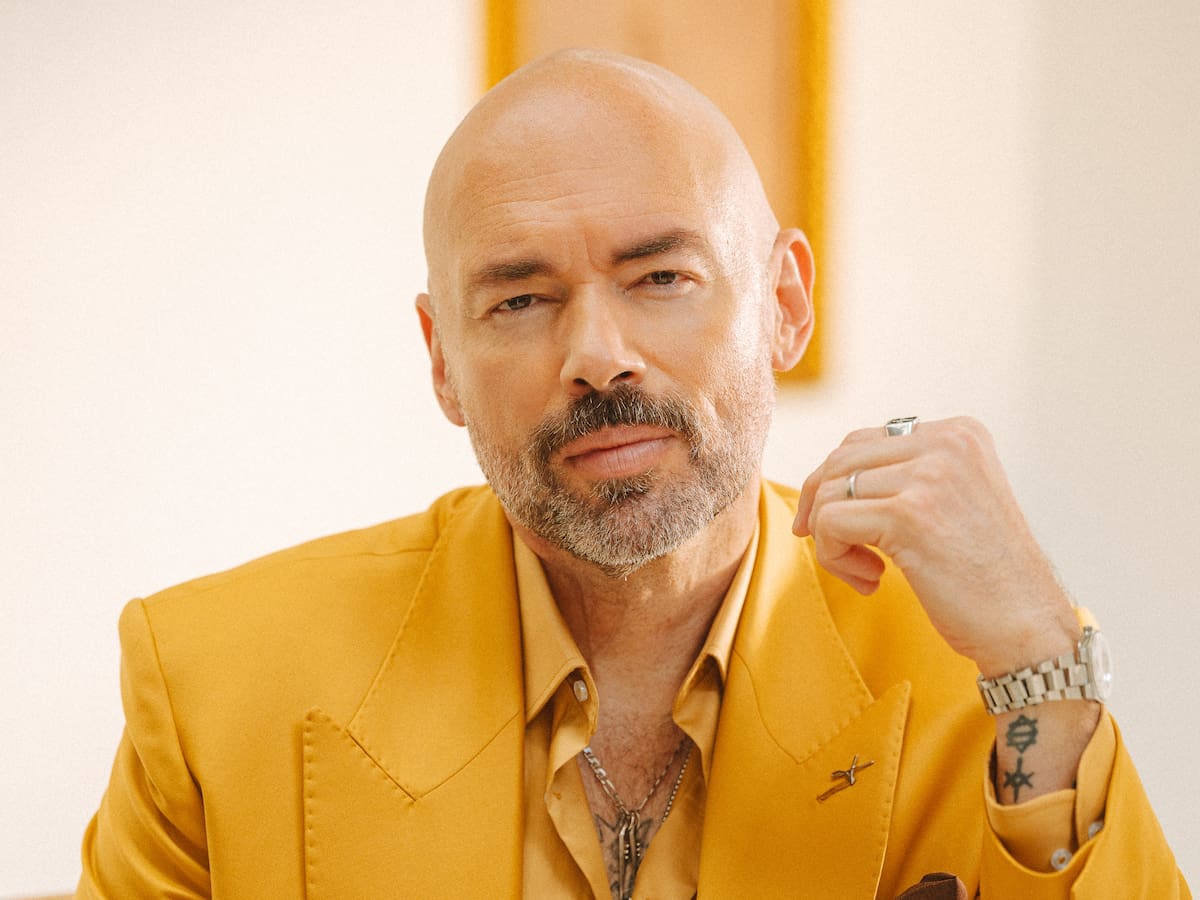 Santiago Cruz convierte su gira “Sigo en Pie” en una iniciativa de solidaridad con los damnificados