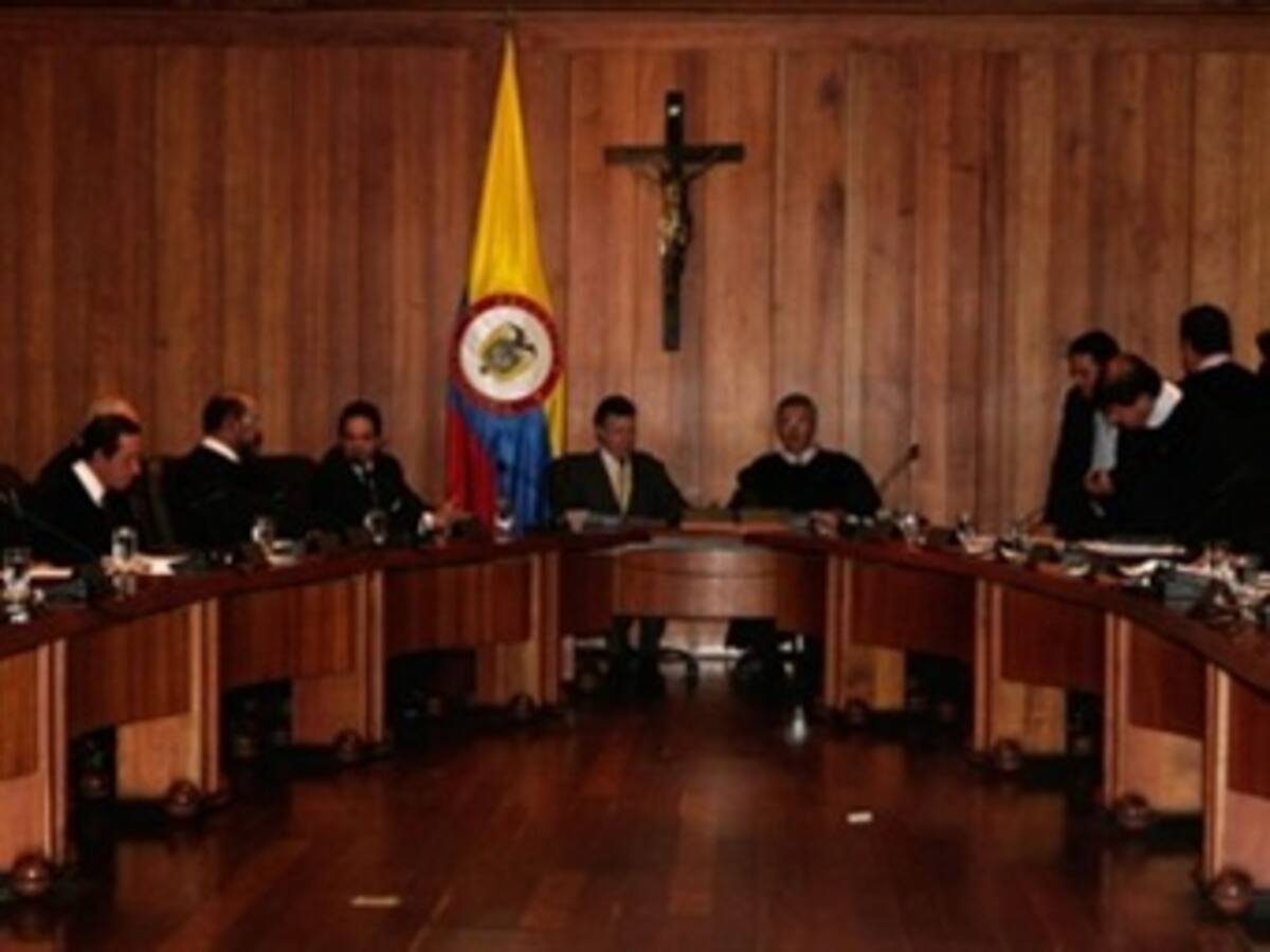 Conciliadores de Reforma a la Justicia extralimitaron funciones: Santos
