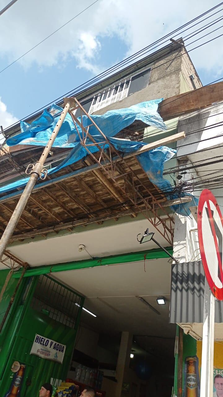 Obrero muere al caer de un edificio