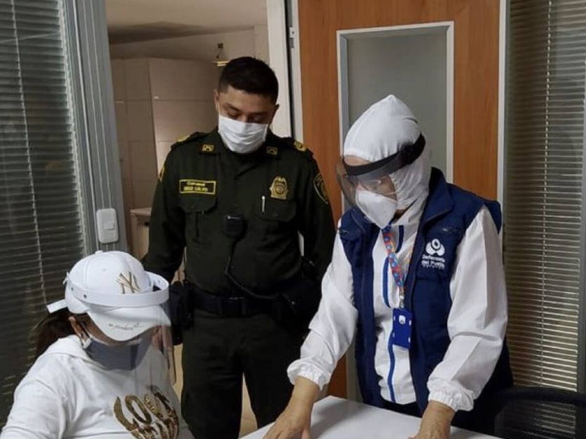 La exgobernadora de La Guajira Oneida Pinto se entregó a las autoridades