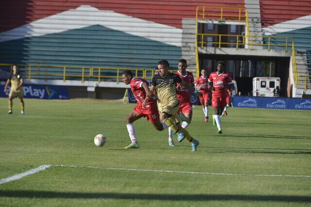 Patriotas y Águilas Doradas empataron sin goles en Tunja / Colprensa.
