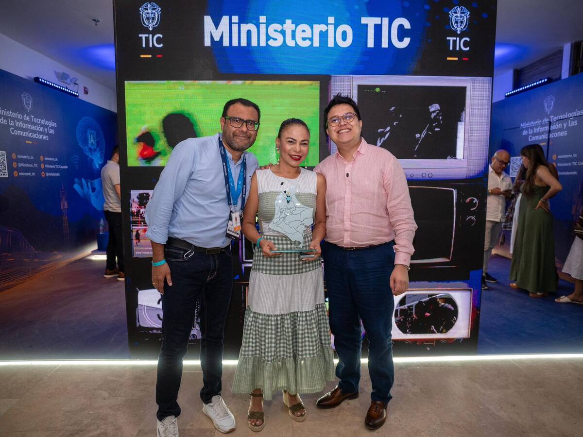 Proyecto ‘Mompox Inteligente’ recibe premio Smart City Innovator Awards en congreso Andicom