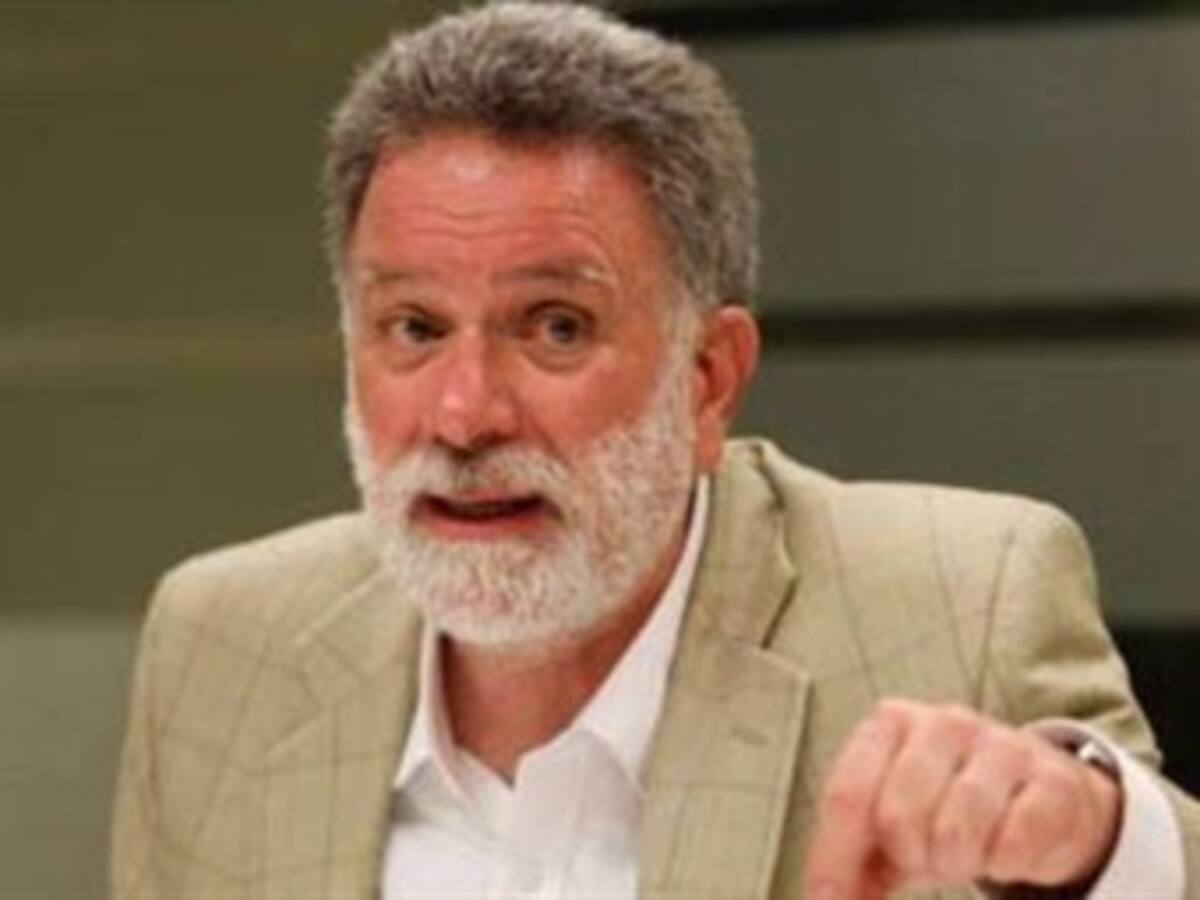 Excomisionado Restrepo acudirá a Fiscalía para declarar en investigación a Carlos Alonso Lucio