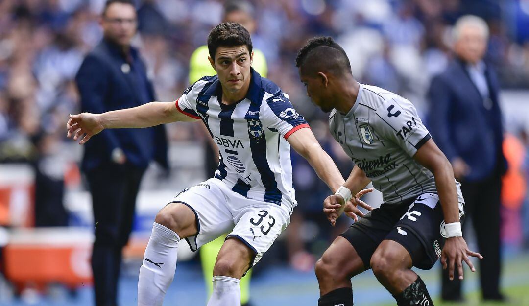 Stefan Medina durante un partido con el Monterrey en el Torneo Clausura 2020.