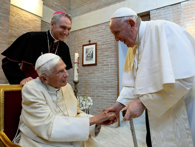 Encuentro entre el papa Francisco y el papa emérito, Benedicto XVI, en la Ciudad del Vaticano. 
(Foto: Vatican Media via Vatican Pool/Getty Images)