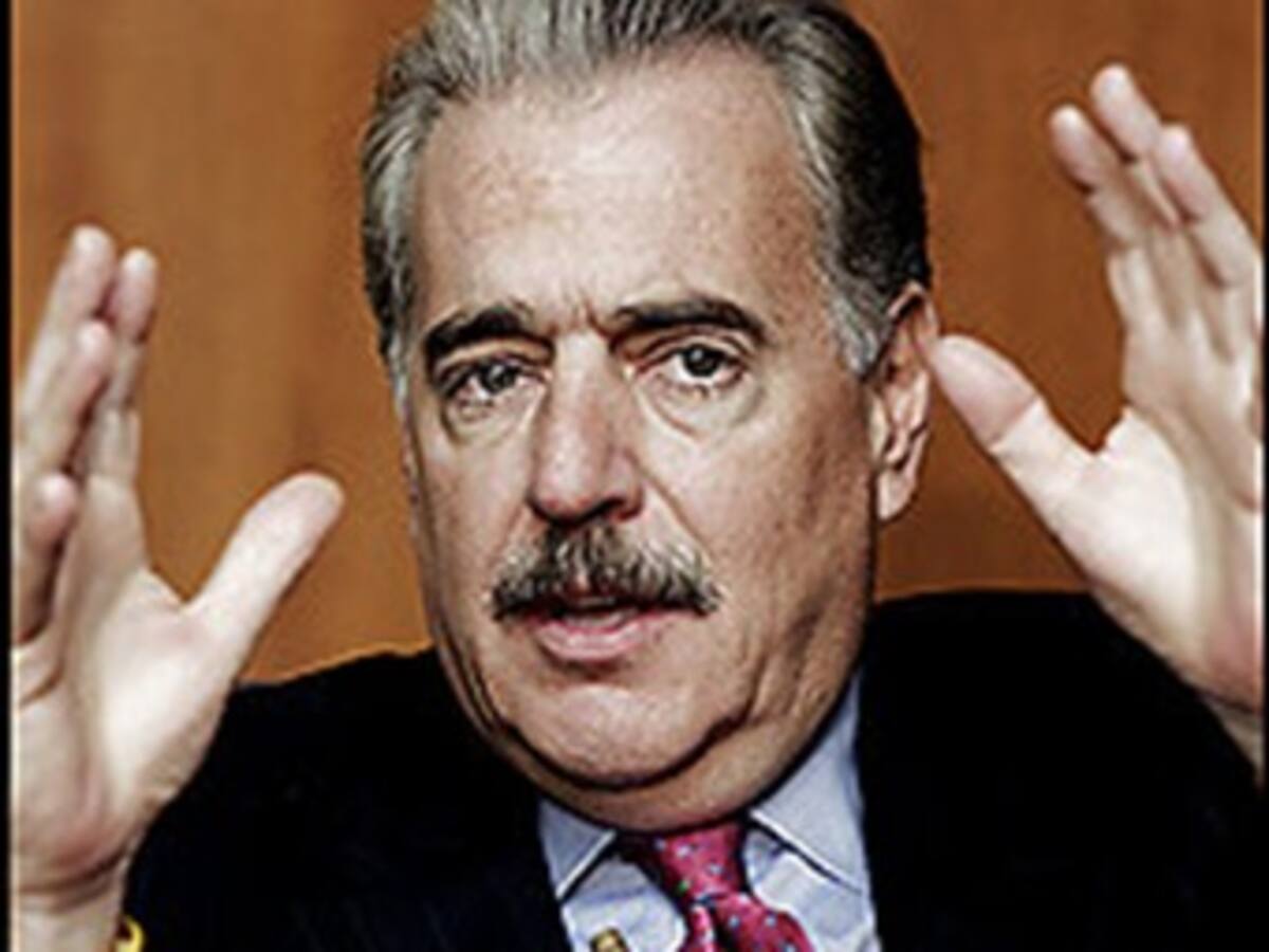 Pastrana critica demanda contra Hugo Chávez ante la CPI