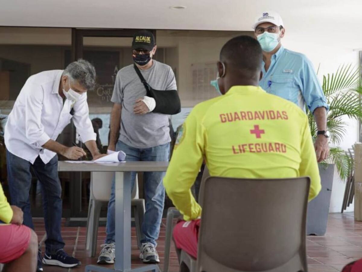 Alcaldía de Cartagena se comprometió a contratar a salvavidas está semana