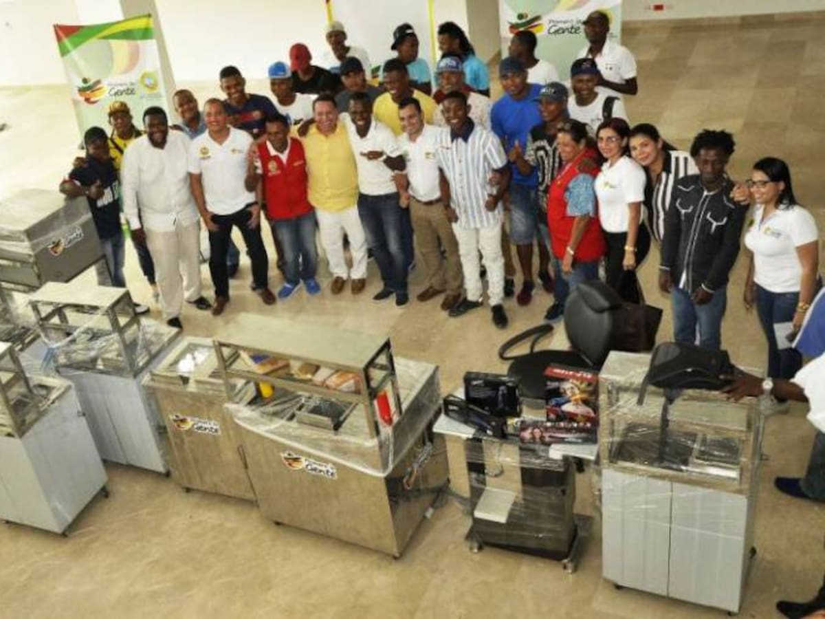 Entregas unidades productivas a jóvenes en riesgo de Cartagena